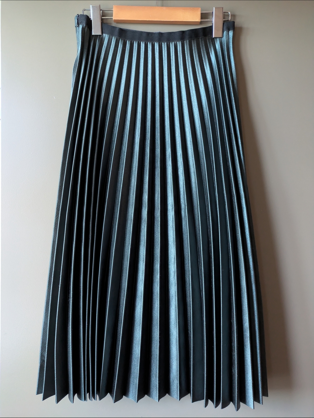 Zara Metallic Pleated Midi Skirt in Dark Green